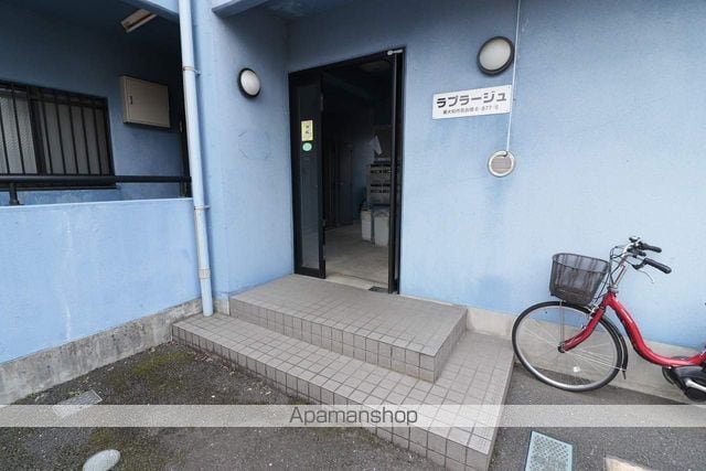 ラプラージュの玄関写真