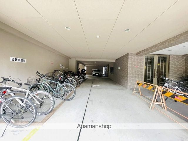 ヒルズ新栄の玄関写真