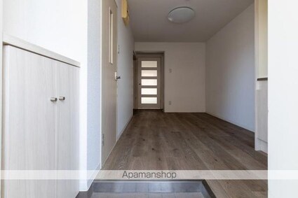 ガーデンハイツ三名弐番館[1DK/31.45m2]の玄関