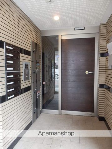 NEST円山の玄関写真