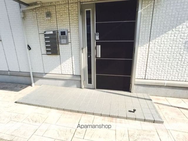 クロシェット Aの玄関写真