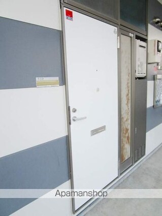 レオパレスエスポワール[1K/20.28m2]のエントランス3