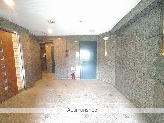 シャトレ千里の玄関写真