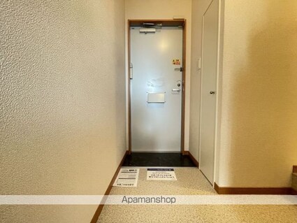 レオパレスひまわり　Ⅲ[1K/23.18m2]の玄関