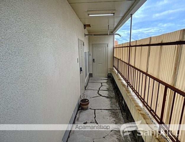 ロイヤルコーポ永代の玄関写真