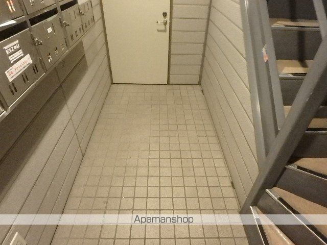 TS21ビルの玄関写真