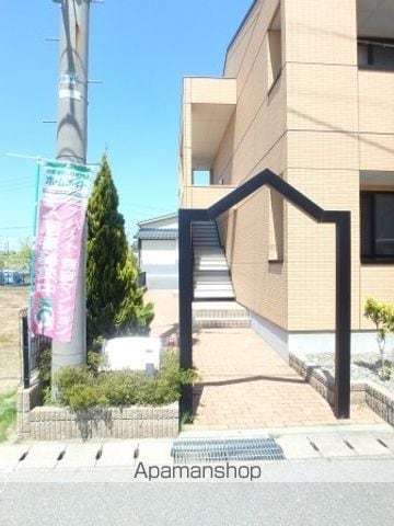 イーストヒルズの玄関写真