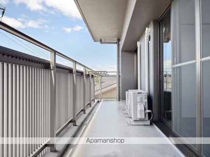 グランヴィ国母[1R/83.39m2]のバルコニー