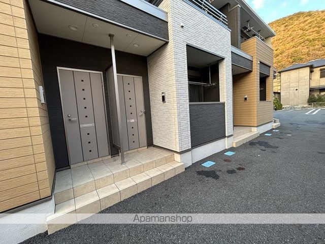 ジュネス藤・IIIの玄関写真