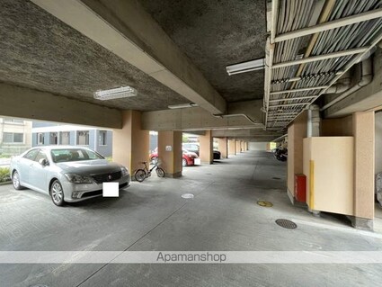 ダイアパレス長野大通り[1K/20.31m2]の駐車場