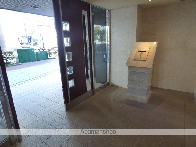 エステムプラザ大阪城パークフロントの玄関写真