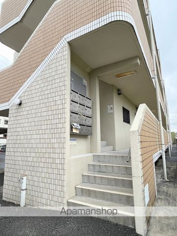 ファーマ花山手の玄関写真