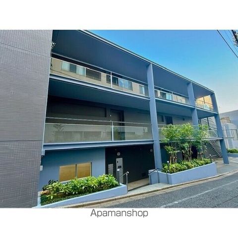 広尾アパートメントの玄関写真