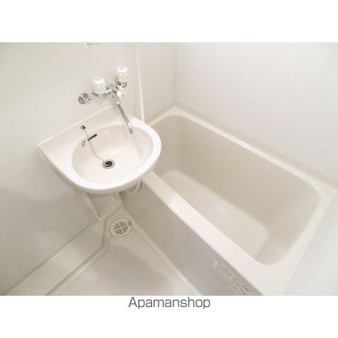 スリーワンの内装写真
