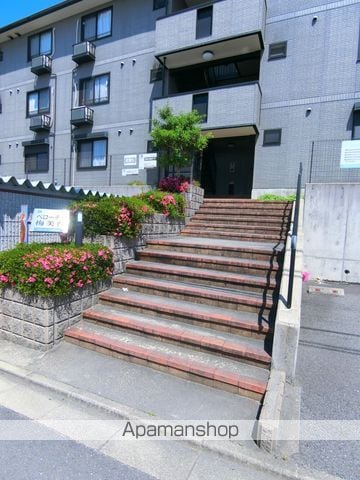 ベローチェ梅美台の玄関写真
