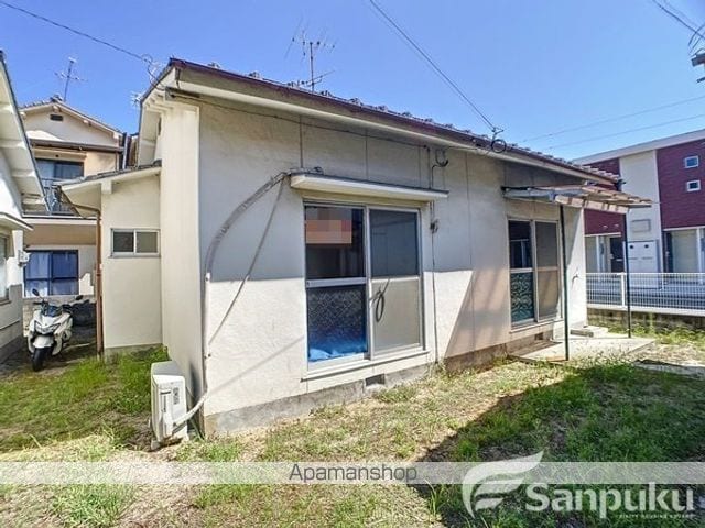 松山市 1階建 築47年の外観写真