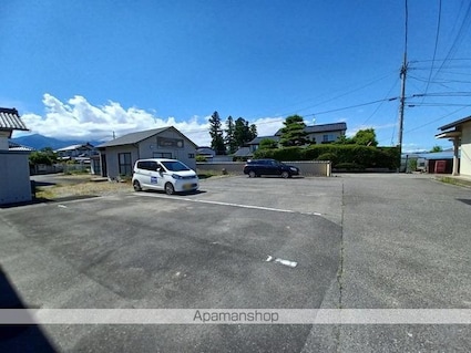 セジュール上條[2DK/41.66m2]の駐車場