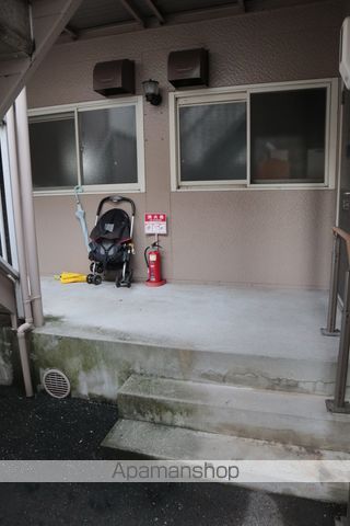 ワカバハイツの玄関写真