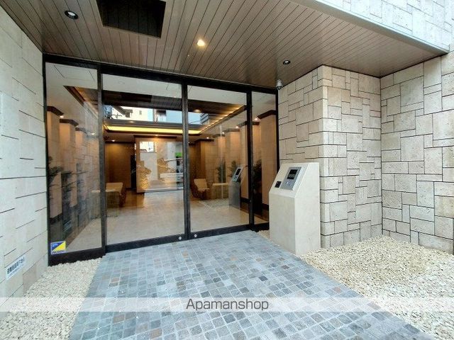 プレジオ江坂SOUTHの玄関写真