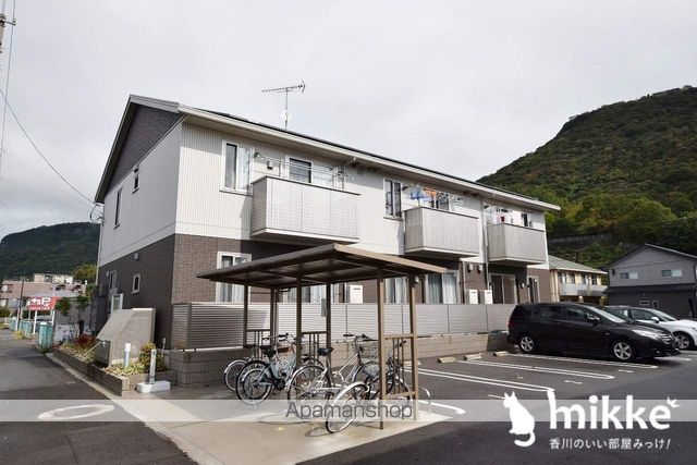 シャインポート屋島IV A棟の外観写真