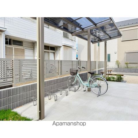 ポプリ中山の玄関写真