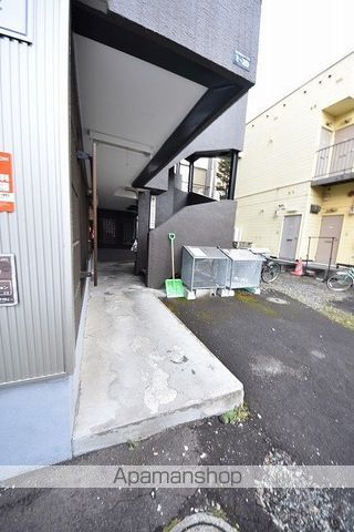 ガーデンヒルズ32の玄関写真