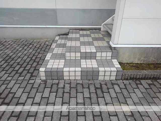 レオパレス三福の玄関写真