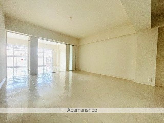 クローバーハイツ森小路2号棟の内装写真