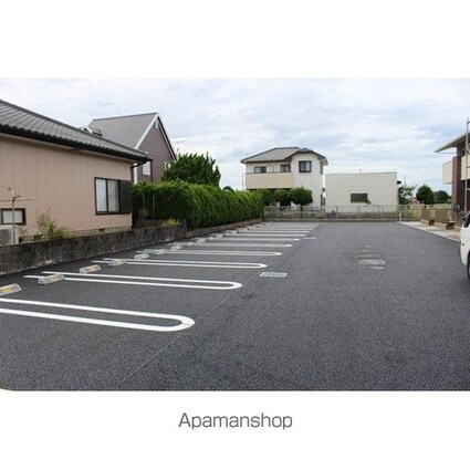 Ｌｕｐｉｎｕｓ　Ｂ（ルピナス）[3LDK/74.07m2]の駐車場2