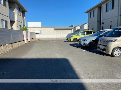 香川県高松市林町[3LDK/80.2m2]の駐車場
