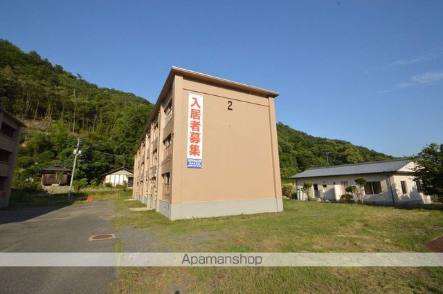 エメローズ安芸津2号棟の外観写真
