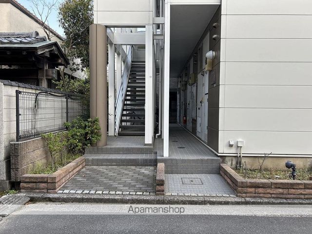レオパレス明の玄関写真