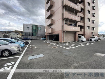 フェニックス山越[3LDK/72m2]の駐車場1