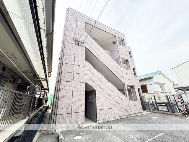 梅町マンションの外観写真