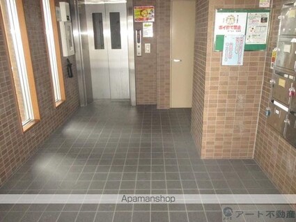 ノイシュロス久万ノ台[2DK/41.85m2]の共用部1