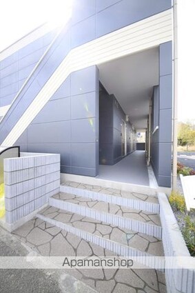 ウィング[1K/30.87m2]のエントランス