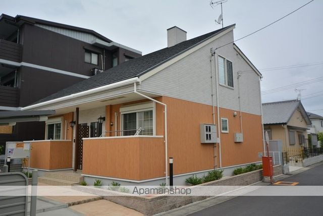 地下鉄東山線 中村公園駅 バス乗車時間：15分 最寄りバス停で下車 徒歩9分 2階建 築14年の外観写真