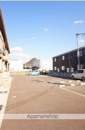 リバーサイド・三日月[2DK/46.06m2]の駐車場