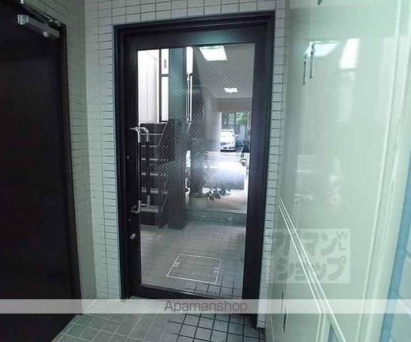 プレジール四条の玄関写真