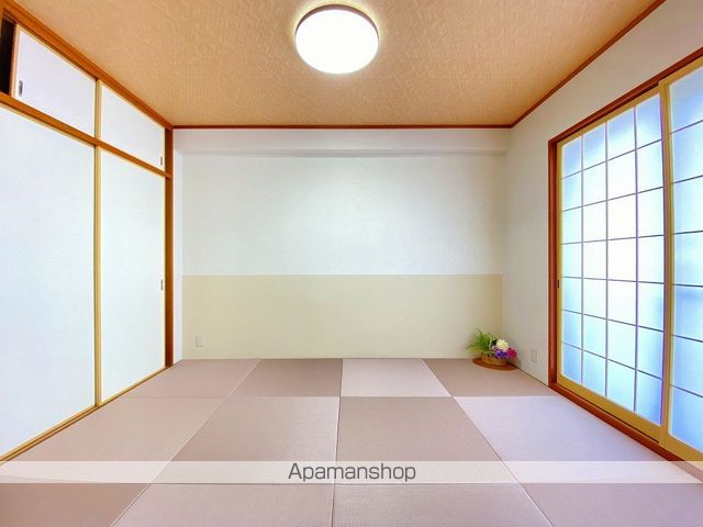 ロイヤル・シャトー一番館の内装写真