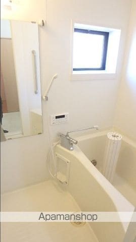 ファミール三軒屋 B棟の内装写真