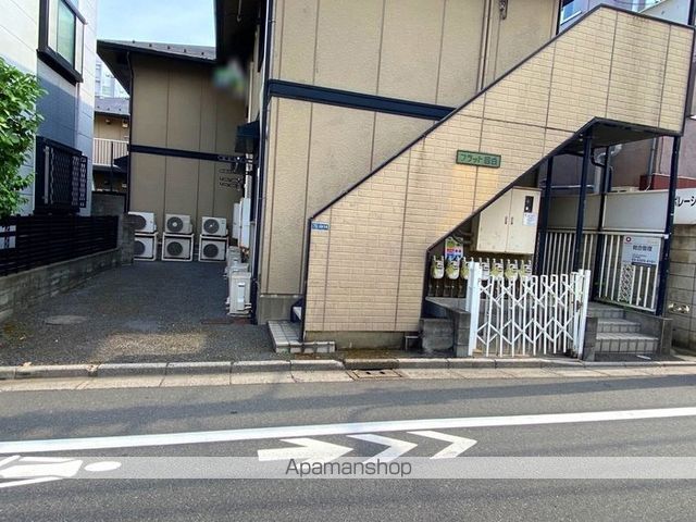 フラット目白の玄関写真