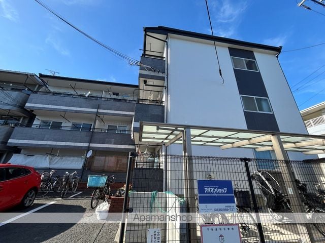 山本マンションの外観写真