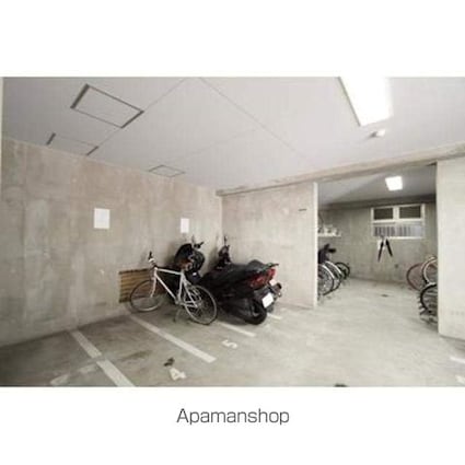 ＫＡＭＯＭＥ[1LDK/40.01m2]の駐車場