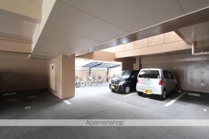 ル・ベールドゥ[1K/31.11m2]の駐車場