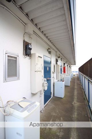 コーポカルチャーの玄関写真