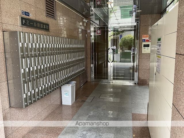 ドミール堺筋本町の玄関写真