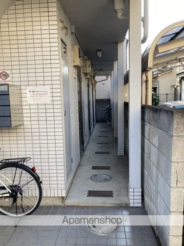 第二渡辺ハイツの玄関写真