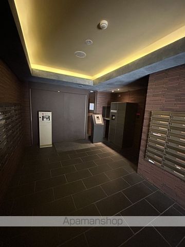 レジディア博多の玄関写真