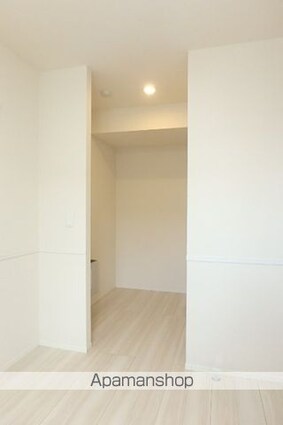 ラ・トゥール山城西　Ａ棟[1LDK/41.72m2]の収納